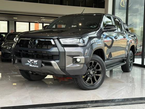 TOYOTA HILUX 2.8 D-4D TURBO DIESEL CD CONQUEST 4X4 AUTOMÁTICO